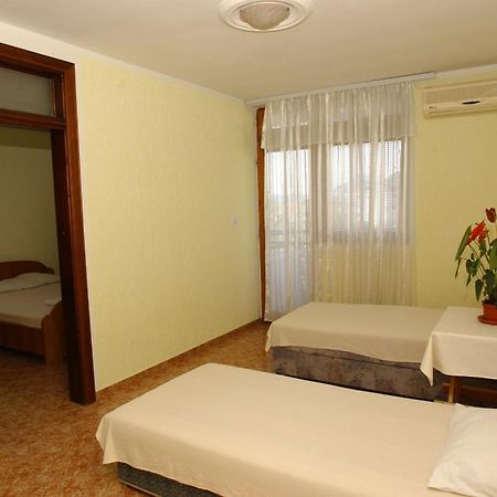 Rooms & Apartments Anka บาร์ ภายนอก รูปภาพ