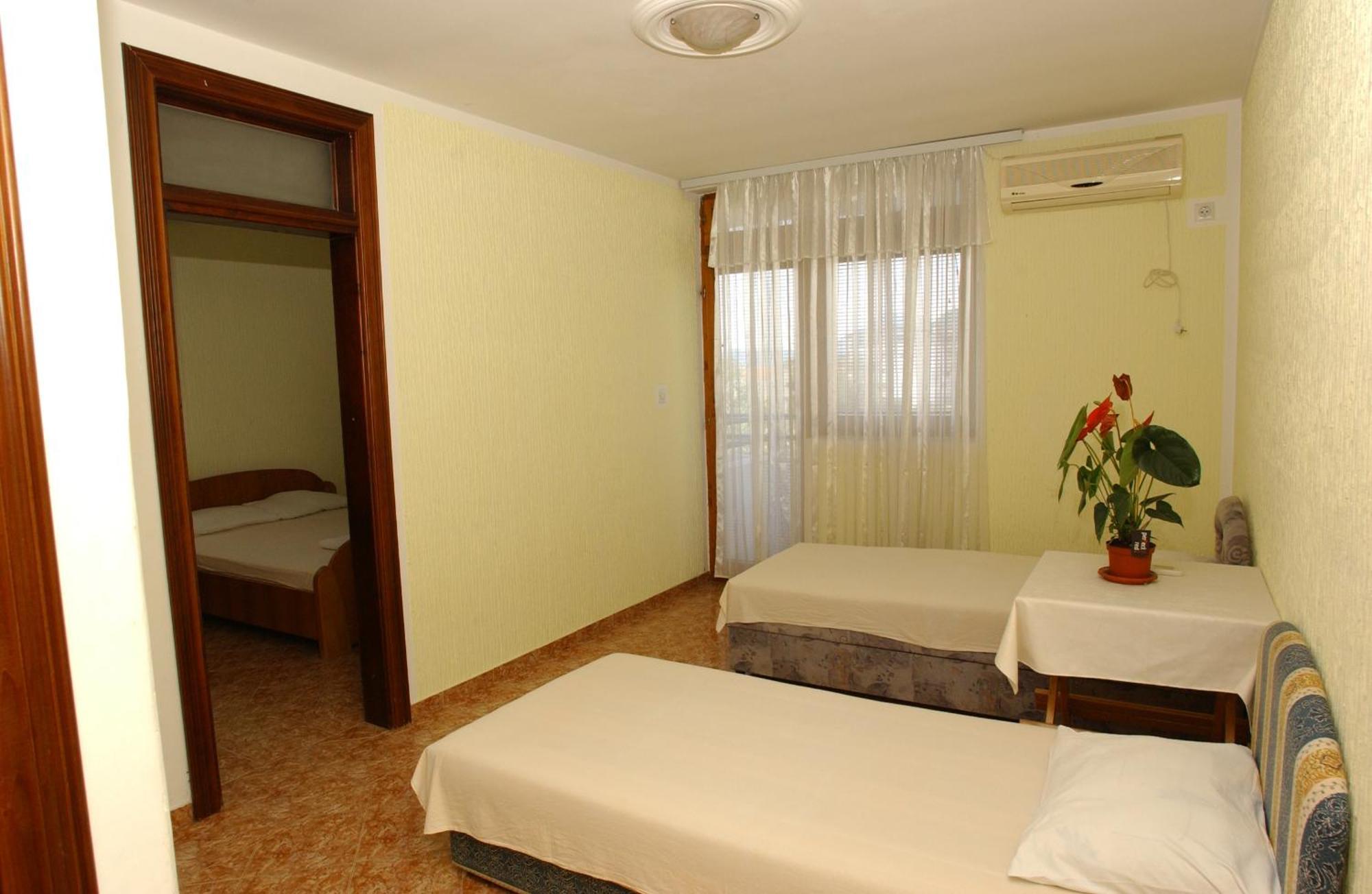 Rooms & Apartments Anka บาร์ ภายนอก รูปภาพ