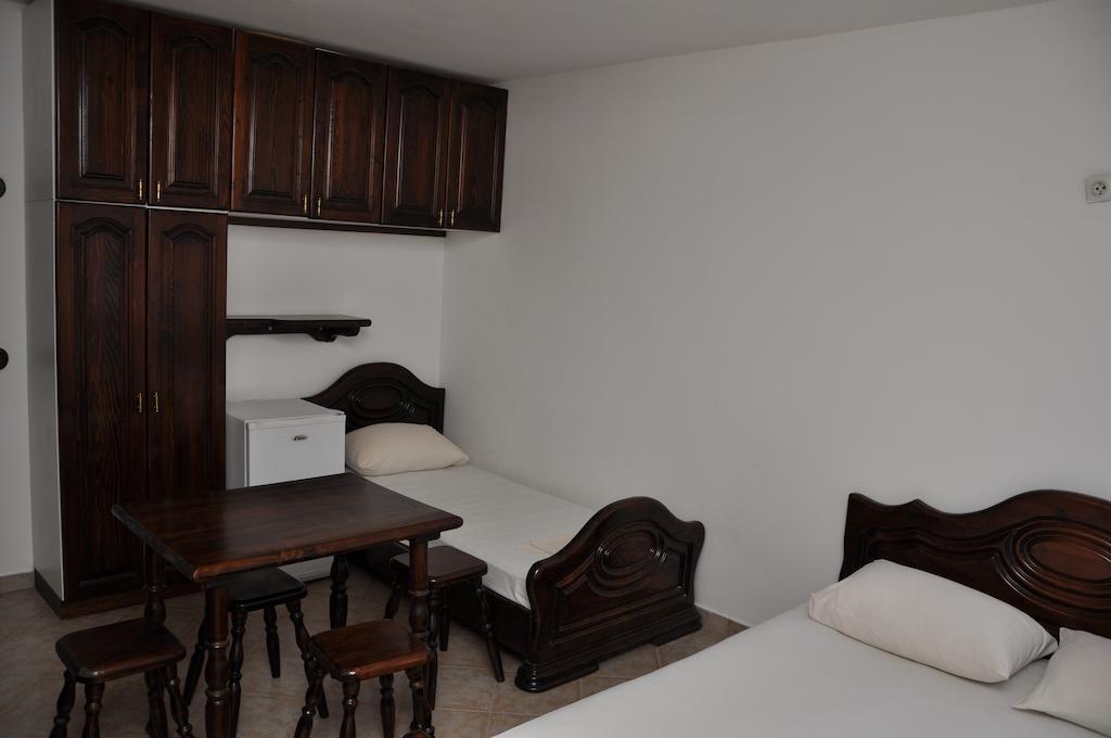 Rooms & Apartments Anka บาร์ ห้อง รูปภาพ