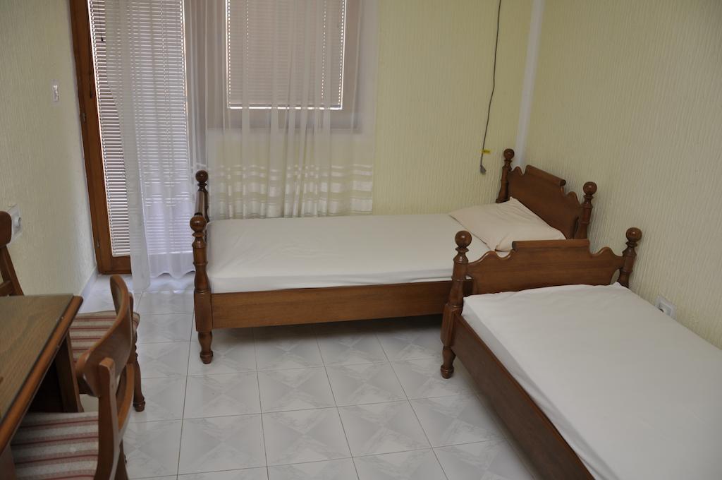 Rooms & Apartments Anka บาร์ ห้อง รูปภาพ